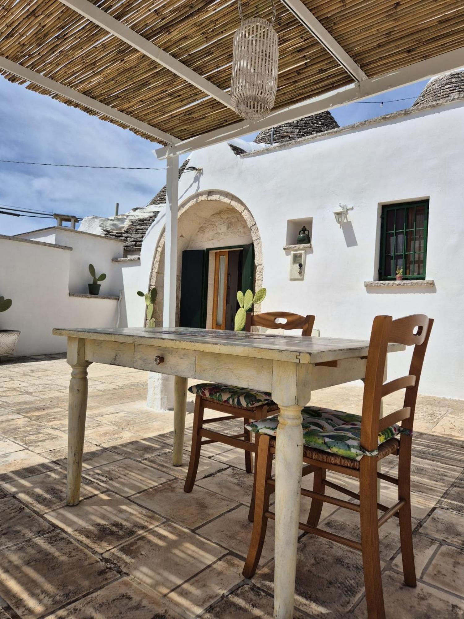 マルティナ・フランカ Trulli And Pool - I Cactusヴィラ エクステリア 写真