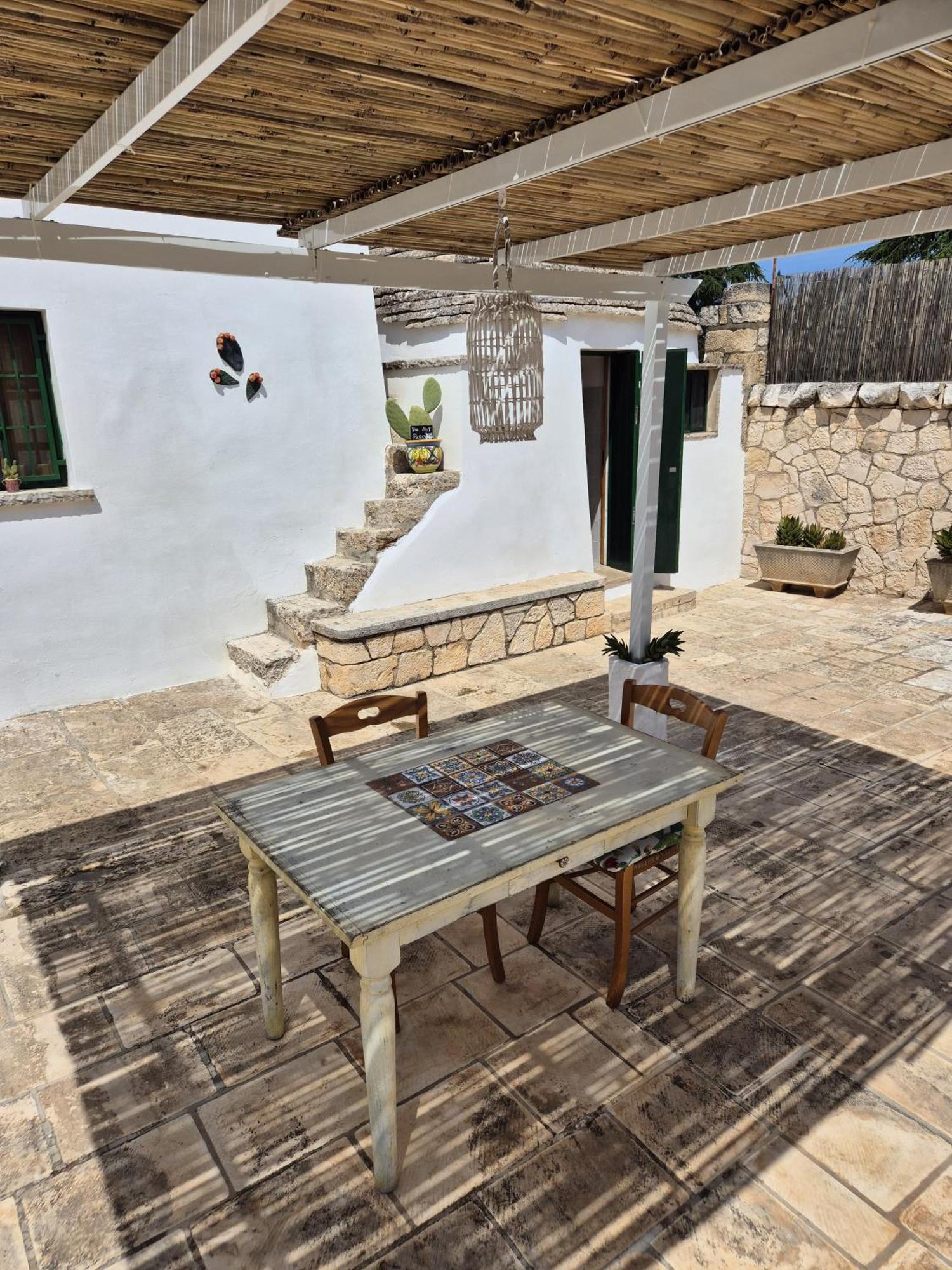 マルティナ・フランカ Trulli And Pool - I Cactusヴィラ エクステリア 写真